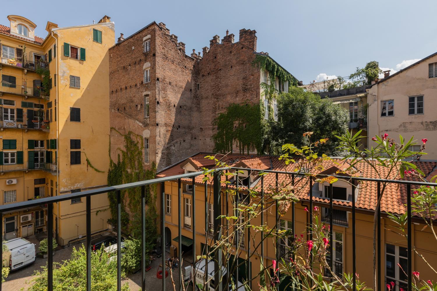 Studio S. Tommaso A Piazza Castello By Wonderful Italy *